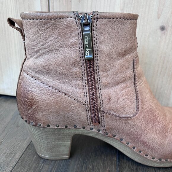 Dansko Sarah Boots Tan Milled Burnished Leather Ankle Booties Size 39 Size Zip - Picture 7 of 8
